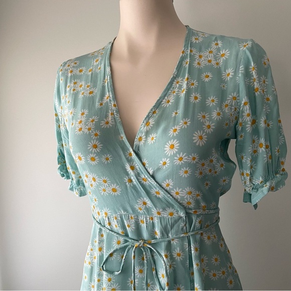 Faithfull The Brand Mira Blue Daisy Floral Wrap Mini Dress Tassels Size 4 Small - Picture 4 of 15